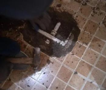 果洛卫生间漏水维修公司为您分享下卫生间渗水如何处理及注意事项